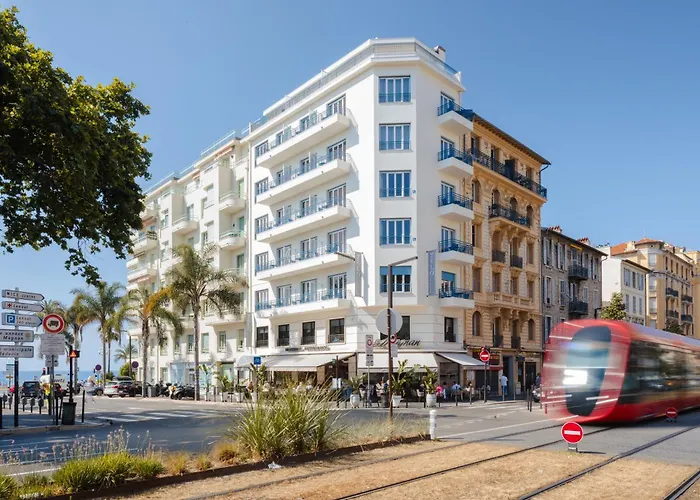 Yelo Promenade Powered By Sonder